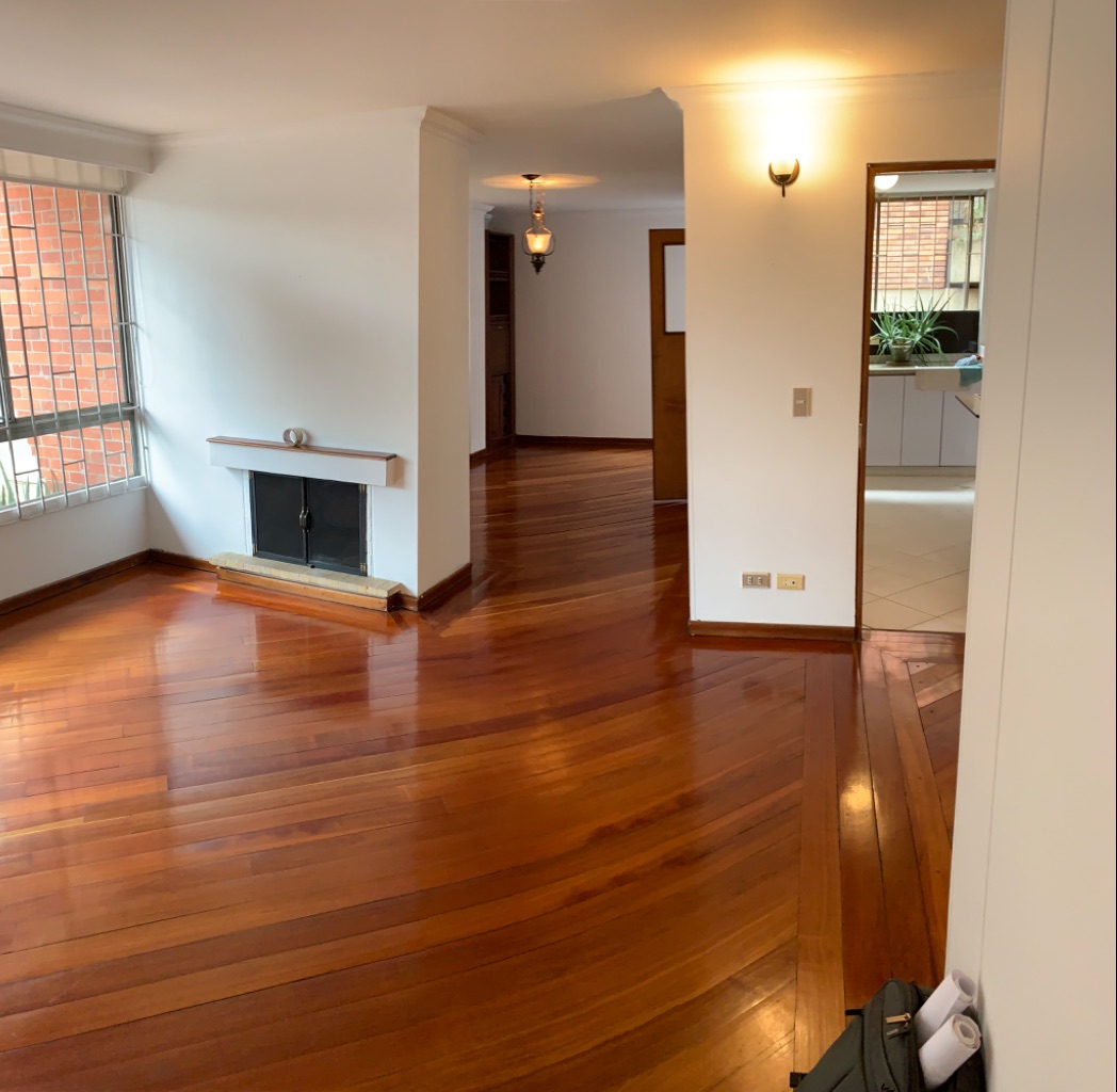 verinmuebles 1624 1043 Amplio apartamento En Chico con terraza