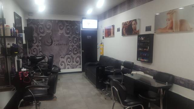 SALON DE BELLEZA Y TIENDA DEL PELUQUERO