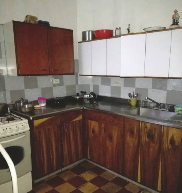 VENDO DOS CASAS CÓMODAS  EN BUENOS AIRES