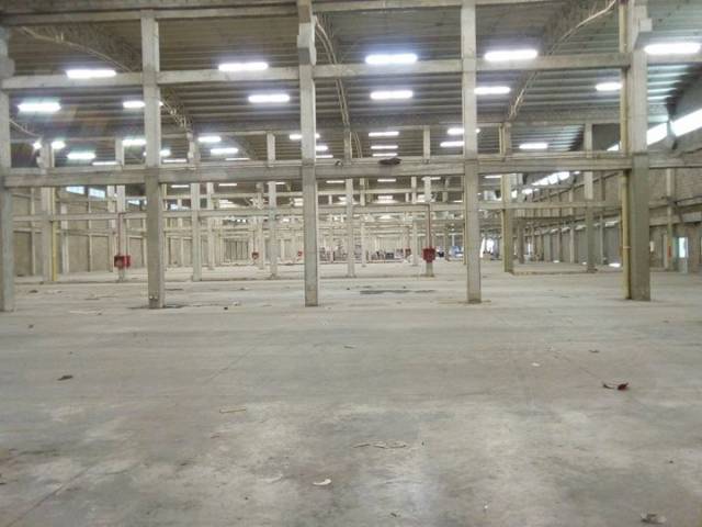 VENDO BODEGA 3.500 M2 MAS 240 OFICINA ÁREA METROPOLITANA.