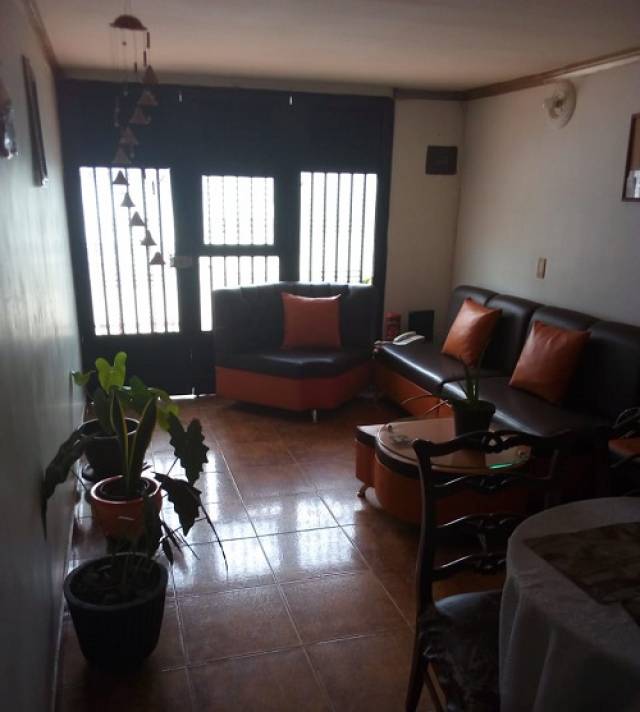 VENDO CASA COMODA EN GRATAMIRA