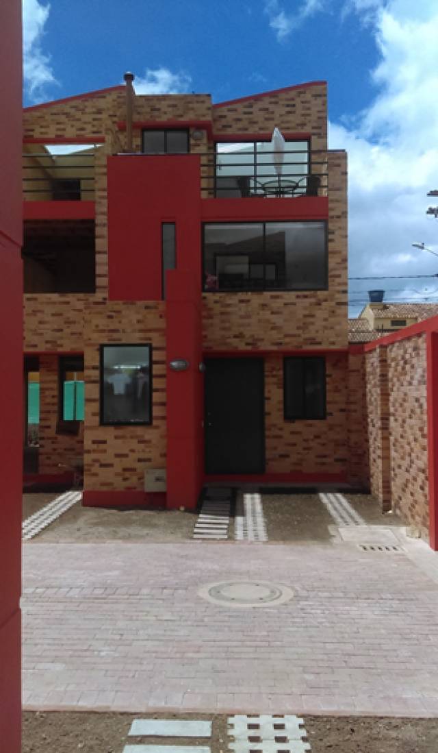 VENDO MAGNIFICA CASA EN CONJUNTO CERRADO CONJUNTO DE TAN SOLO 14 CASA