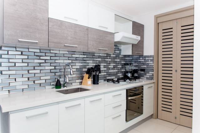 EXCLUSIVO APARTAMENTO EN VENTA CON JACUZZI INTERNO Y VISTA FRENTE AL MAR