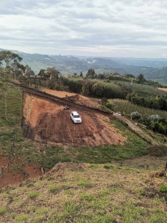 Vendo lote vía Marinilla - El peñol - Marinilla, Antioquia