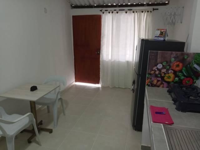 ARRIENDO APARTAESTUDIO AMOBLADO