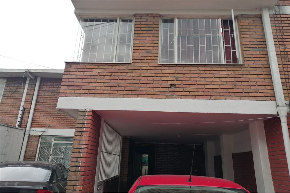 CASA CON EXCELENTE UBICACIÓN MUY COMERCIAL