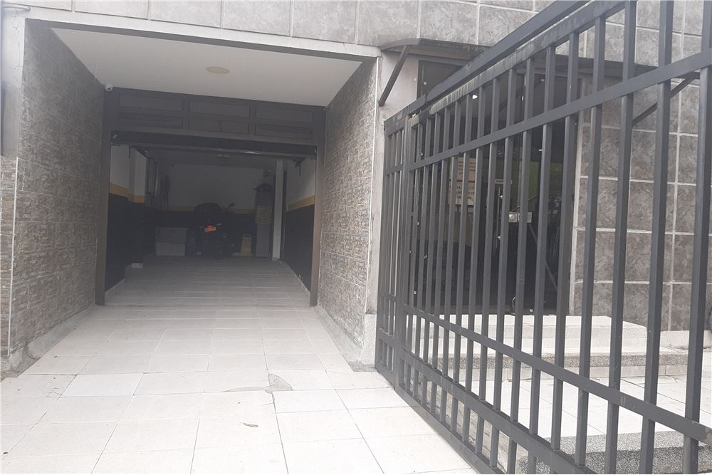 VENTA DE CASA PARA USO COMERCIAL. 380m2. ILARCO.