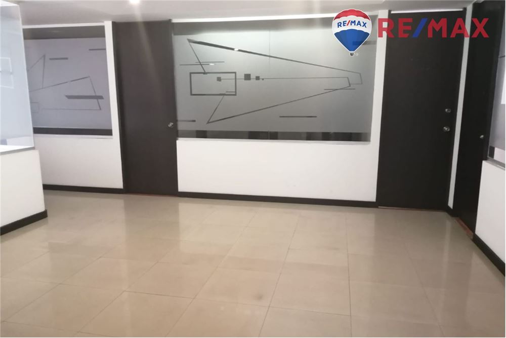 ARRIENDO OFICINA BUENA UBICACIÓN DE 15 M2