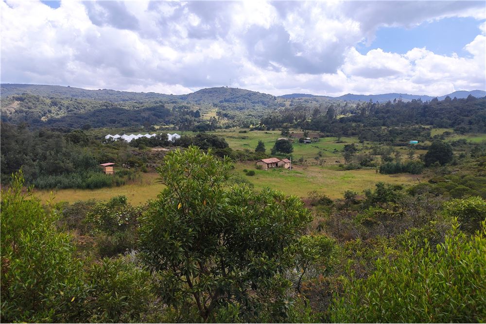 VENTA DE FINCA (Hotel) en Ráquira