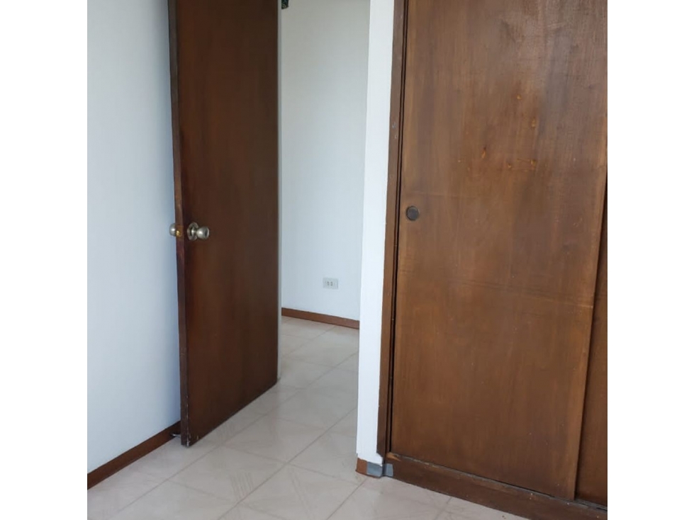 APARTAMENTO EN VENTA LA FRAGUITA BGTA