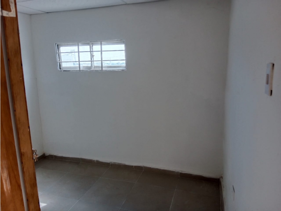 APARTAMENTO EN ALQUILER EN ALTO DE LA METRO