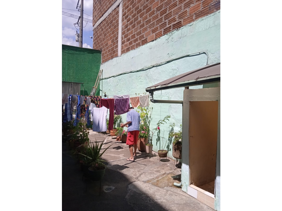 VENTA CASA  AIRE PARA EDIFICIO SOBRE LA  AV. POBLADO La Paz Envigado