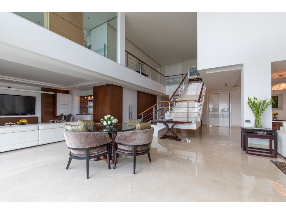 SE VENDE ESPECTACULAR PENTHOUSE  EN EL GOLF