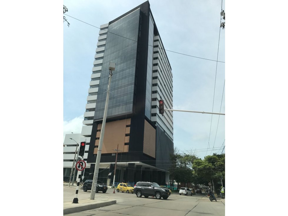 SE VENDE O ARRIENDA OFICINA