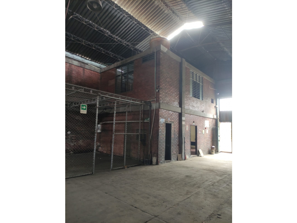 BODEGA EN LA NUVIA