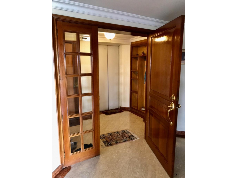 ARRIENDO EXCELENTE APTO EN MULTICENTRO