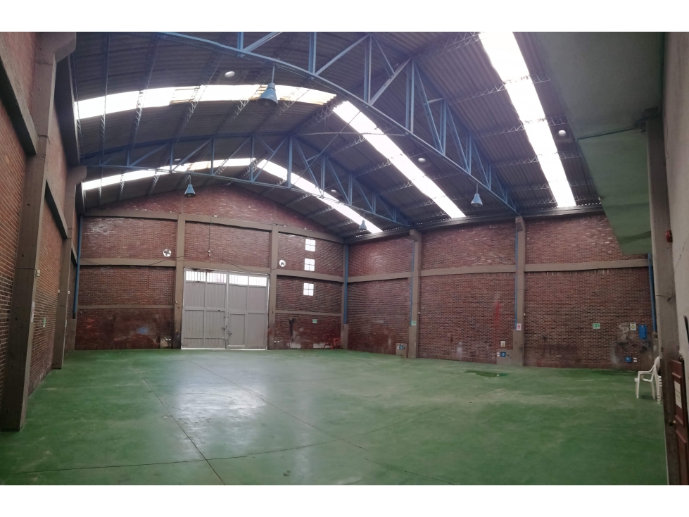 ARRIENDO / VENDO BODEGA 510 m² EN TOBERIN