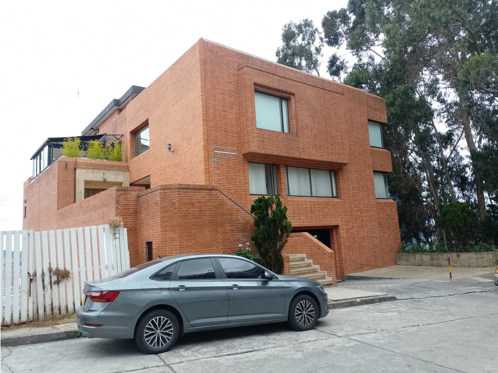 Venta Apartamento Bosque de Pinos totalmente remodelado