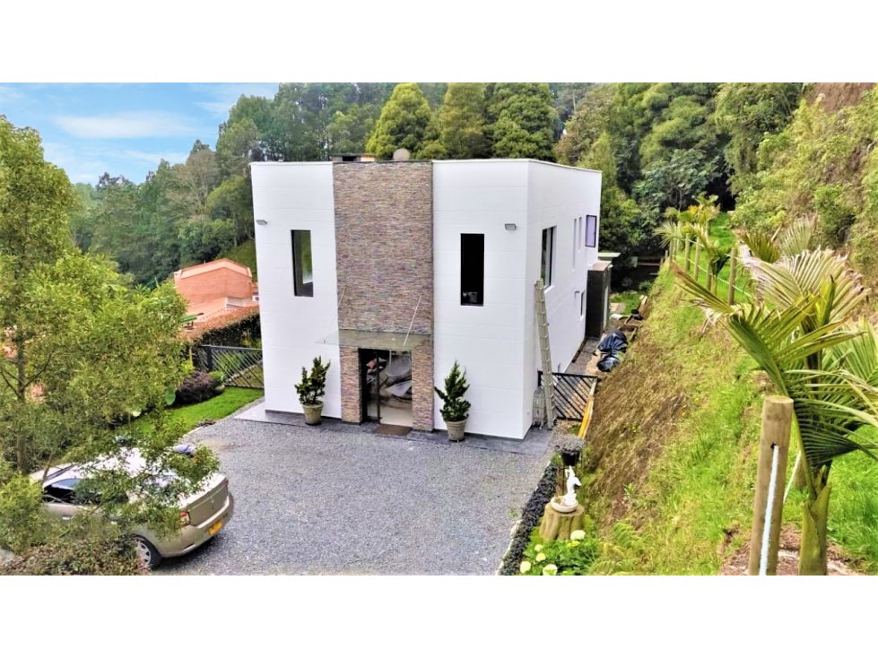 VENDO CASA MODERNA Y ECONOMICA ALTO DEL ESCOBERO ENVIGADO