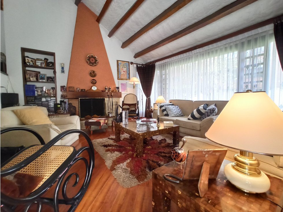 VENDO CASA  EN CERROS DE SOTILEZA (IC)