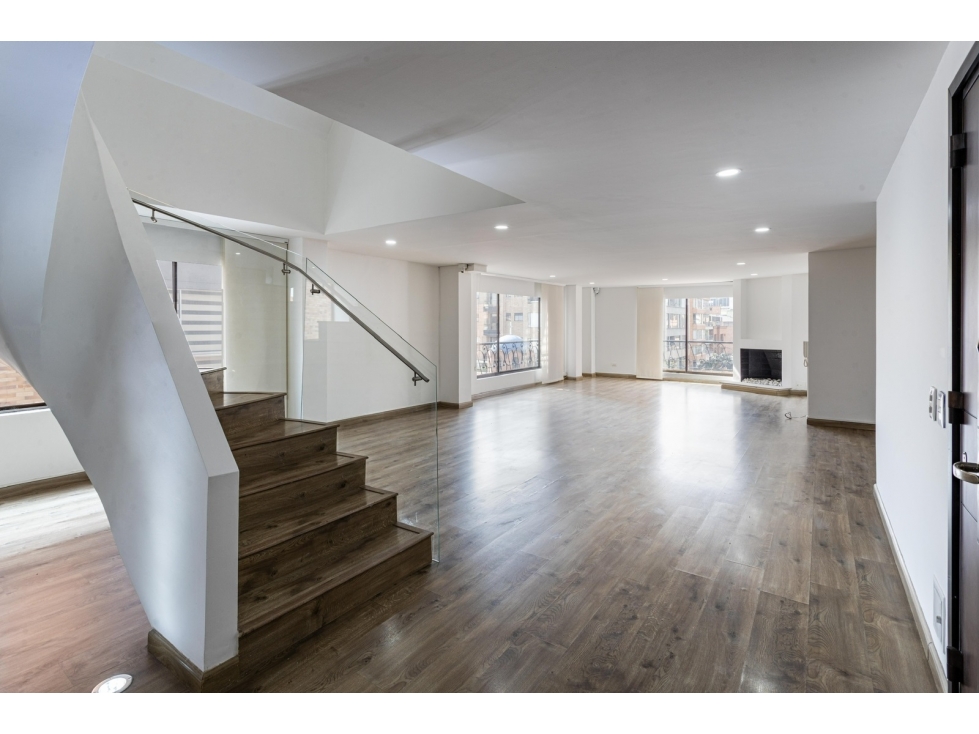 Bogota vendo apartamento remodelado ph duplex chico navarra 430 mts