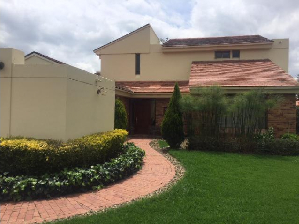 CASA EN VENTA CONJUNTO CERRADO EN VIZCAYA $1.470.000.000