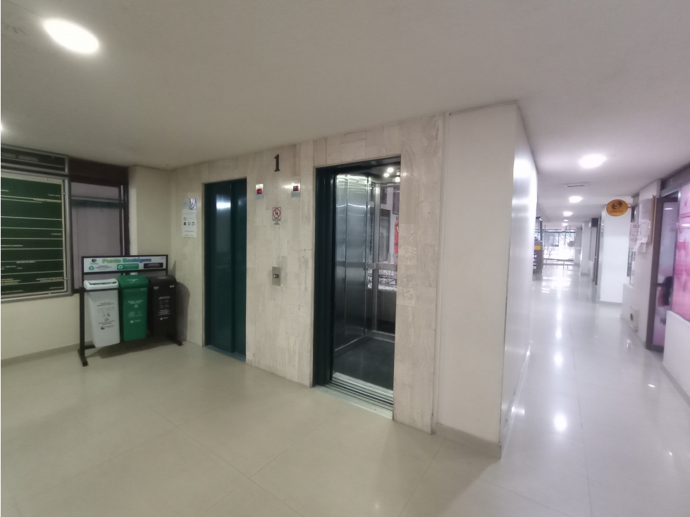 Arriendo oficina en 6o piso, al norte de Cali