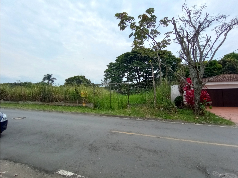 Vendo Lote con excelente ubicación en Ciudad Jardín, sur de Cali