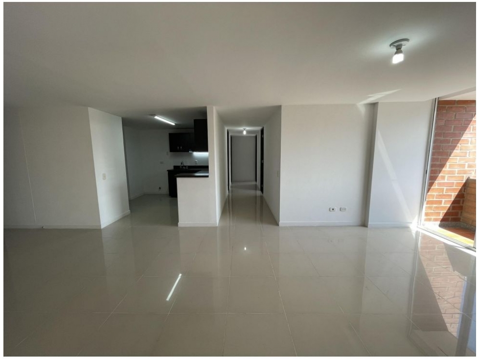 APARTAMENTO  EN  EL  PRIMER  PARQUE  DE  LAURELES