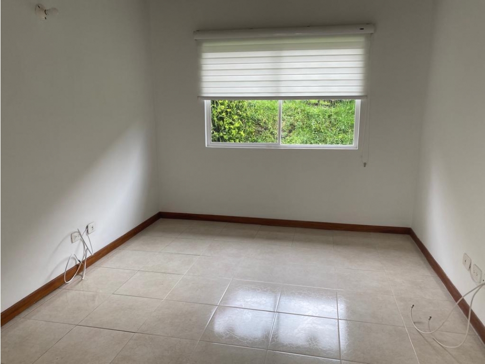 VENTA CASA VALLES ALHAMBRA, MANIZALES CONJUNTO CERRADO