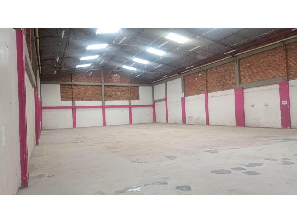 Arriendo Excelente Bodega Industrial Montevideo