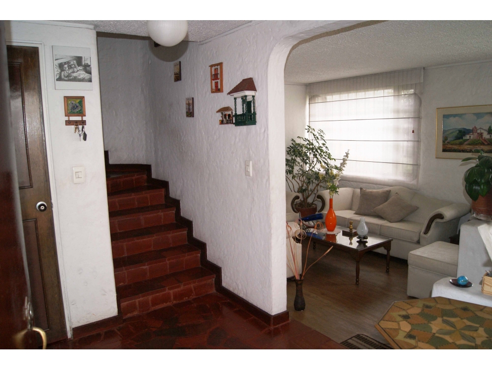 VENDO CASA EN MODELIA - OV