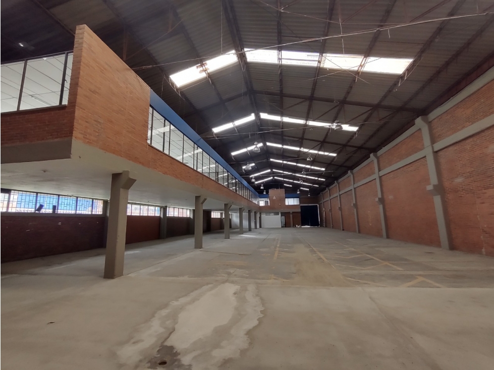 BODEGA EN VENTA, SECTOR  MONTEVIDEO, ZONA INDUSTRIAL