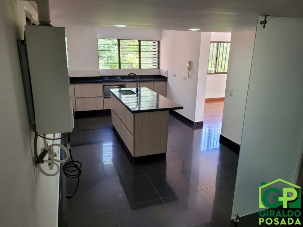 VENDO APARTAMENTO  EN EL POBLADO - LAS LOMAS