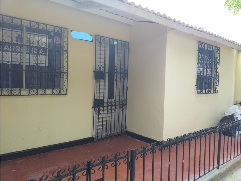 Se vende casa en el barrio Soledad 2000.