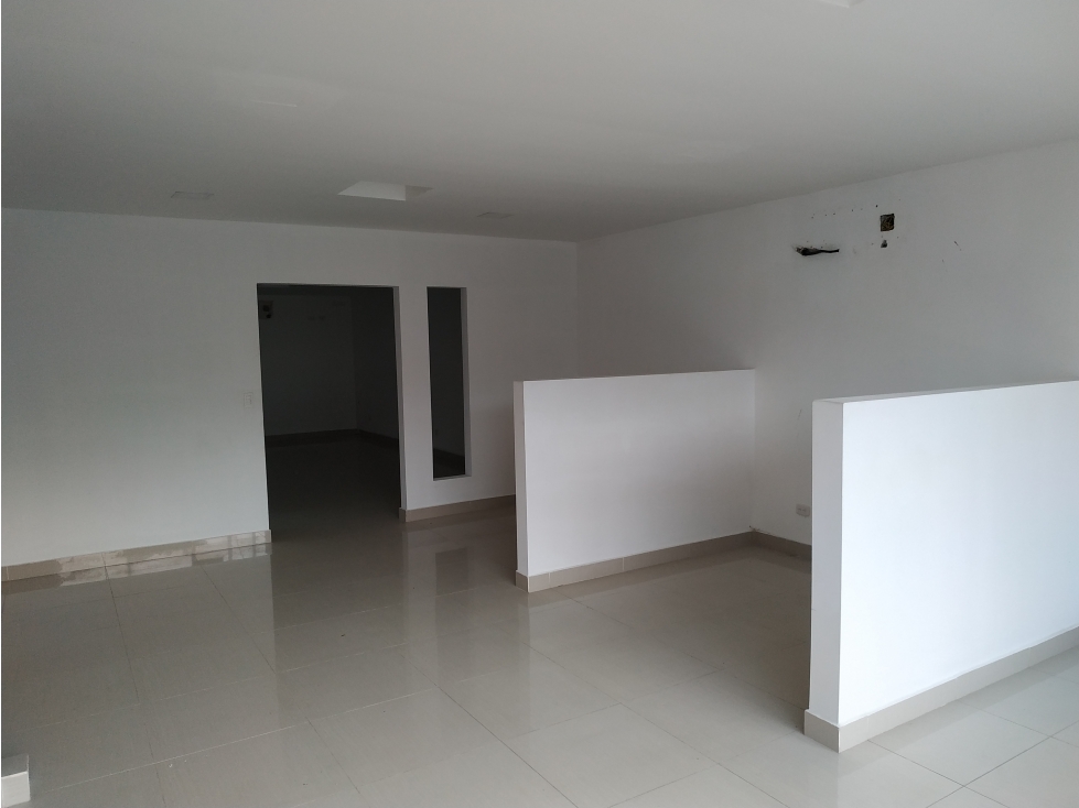 CARTAGENA ARRIENDO LOCAL CRESPO (44A04)