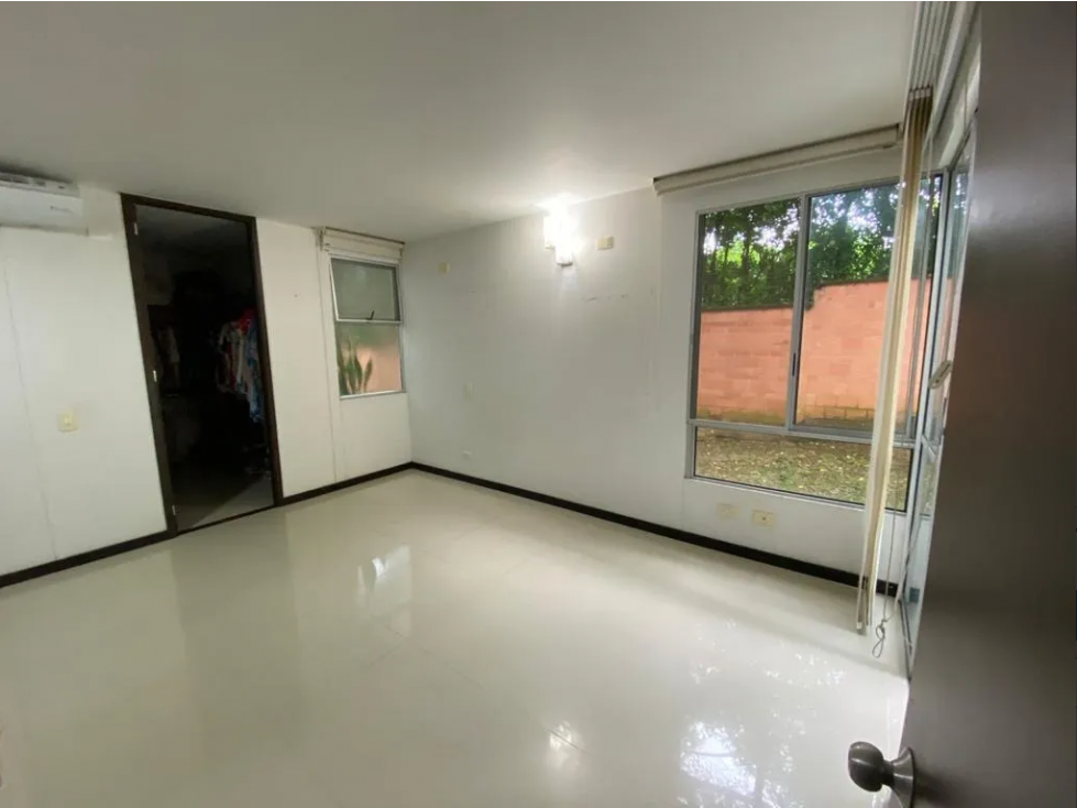 Venta de Apartamento Ciudad Jardin, Sur de Cali, 3450.