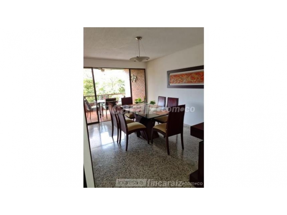 Venta Apartamento de 199mts2 en La Flora, Norte de Cali 8044.