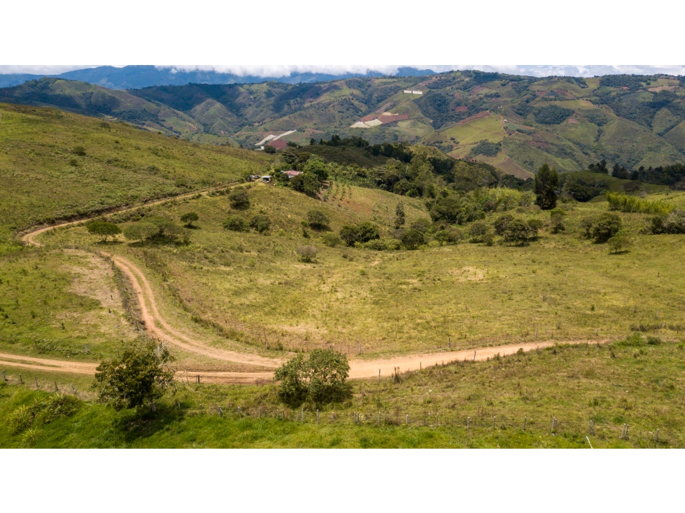 Venta Lote de 3602Mts2 en La Cumbre, Valle del Cauca L-B5-C-15.