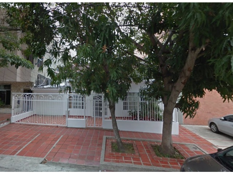 CASA EN VENTA CERCA AL PARQUE SURI SALCEDO