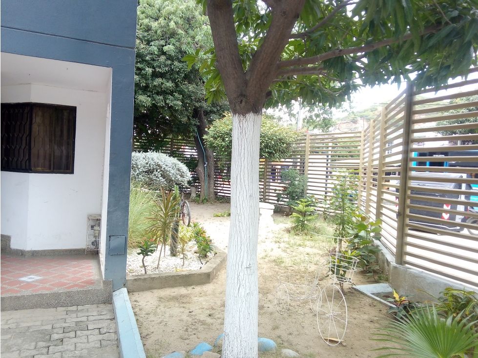 VENTA CASA ESQUINERA CONJUNTO CERRADO AVENIDA LIBERTADOR