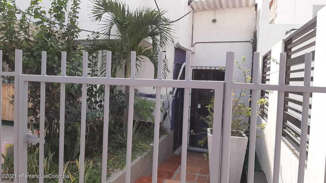 Casa en  Villa Santos COD: 22-1269