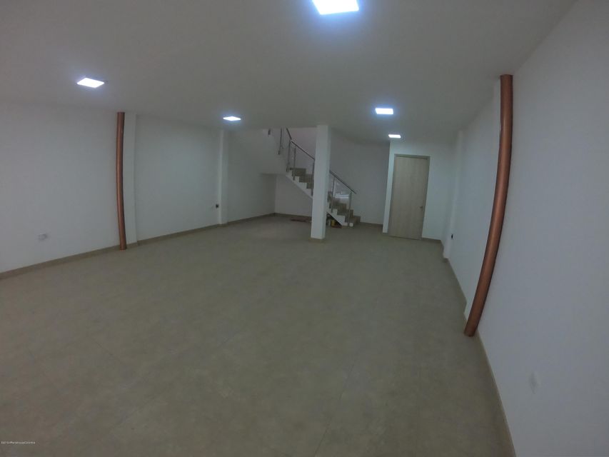 Vendo Comercial en  Los Cerezos(Bogota) C.O  22-1031