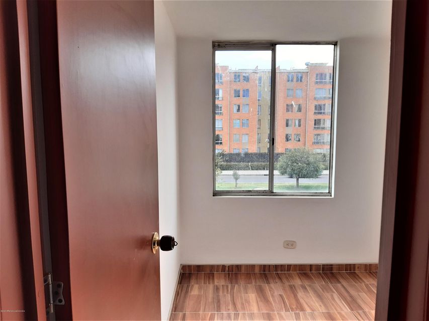 Vendo Apartamento en  Ciudad Verde C.O  22-888