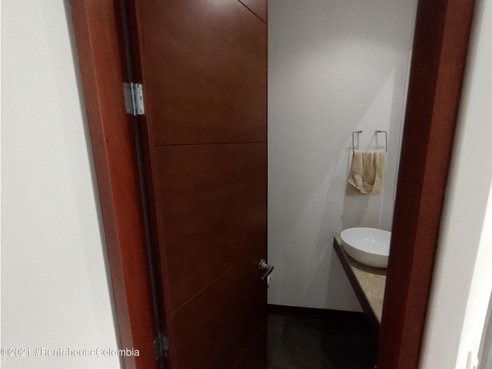 Vendo Apartamento en  Chico Norte C.C 22-1549