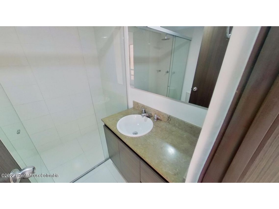 Apartamento en  Loma del Barro RAH CO: 23-177