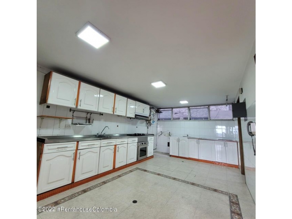 Apartamento en  Chico(Bogota) RAH CO: 22-2440