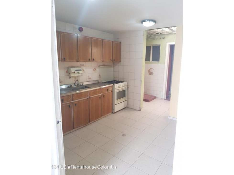 Apartamento en  Estrella del Norte RAH CO: 22-2731