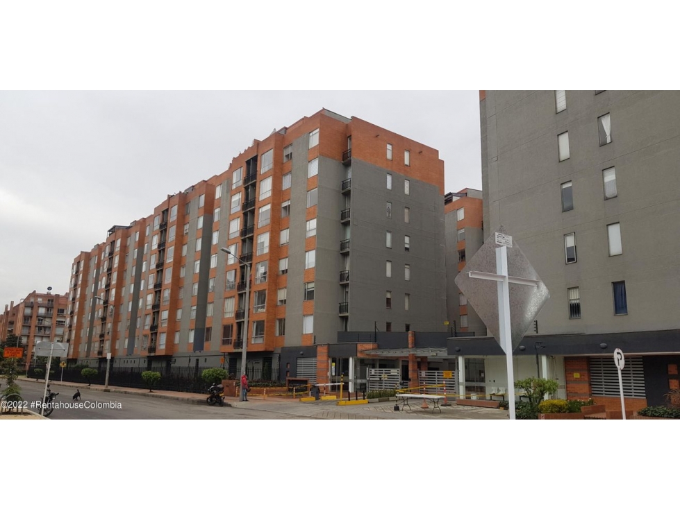 Apartamento en  El Plan(Bogota) RAH CO: 22-2561