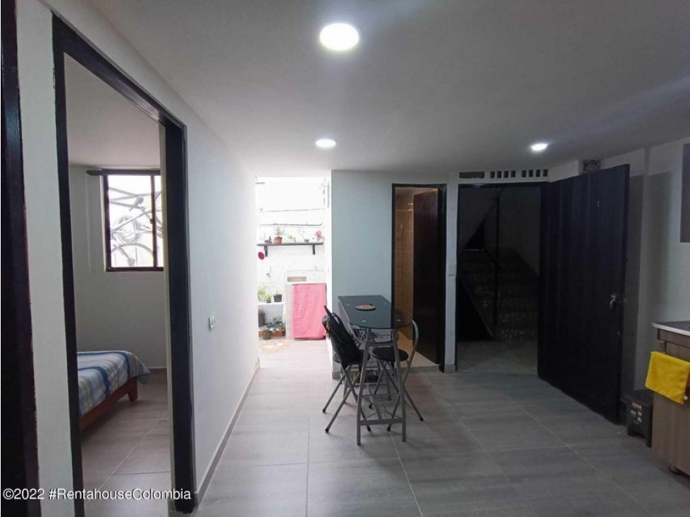 Apartamento en  La Aldea RAH CO: 23-580